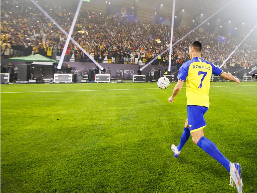 Fans Cheer as Ronaldo Takes Field at Al Nassr