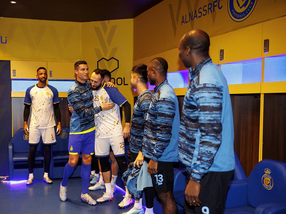 Fans Cheer as Ronaldo Takes Field at Al Nassr